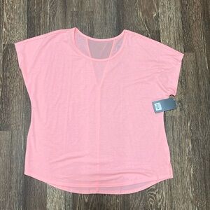 NWT vented workout tee